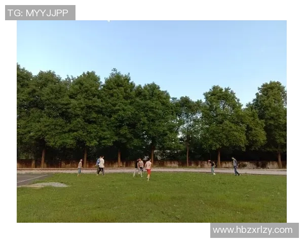 张知在篮球场上的成长与挑战探索他的运动梦想与人生哲学